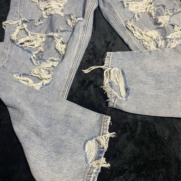 American Eagle Outfitters Blue Mom Jeans Light Wash - Picture 11 of 16